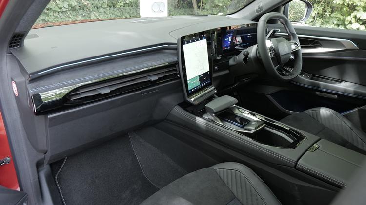 Renault RAFALE ESTATE E-Tech PHEV Techno Esprit Alpine AWD 5dr Auto